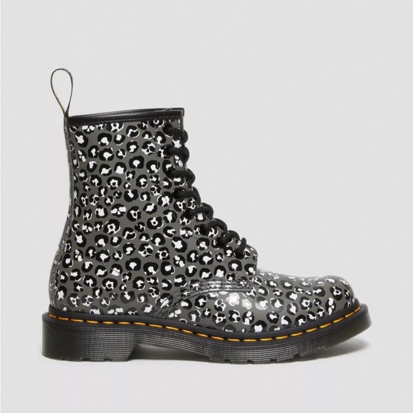 NWOT- Dr. Marten 1460 WOMEN'S LEOPARD SMOOTH LEATHER LACE UP BOOTS Size 6 - Picture 6 of 8